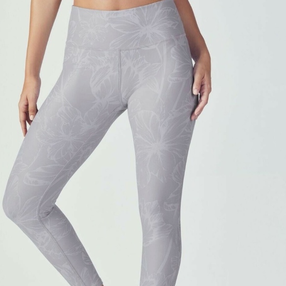 Fabletics Pants - 🆕Fabletics | High Waisted 7/8 Leggings